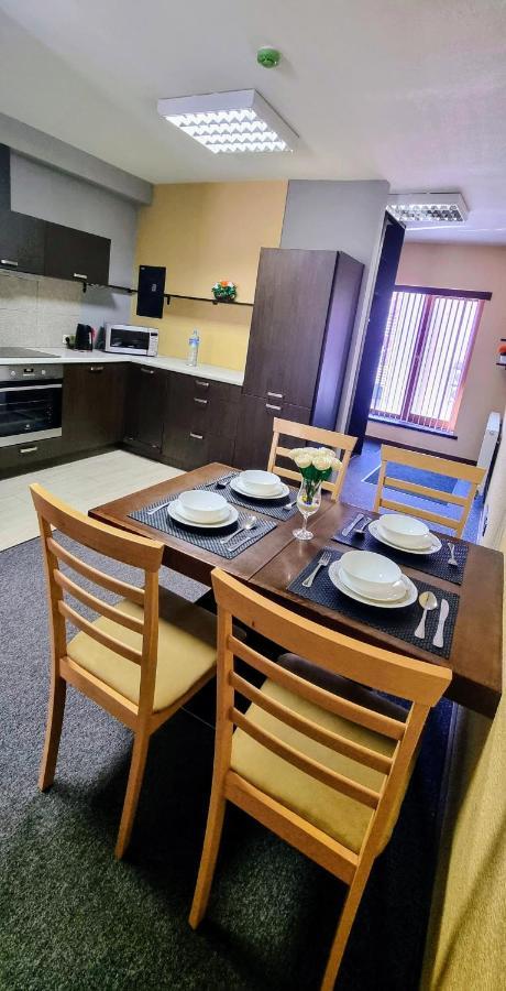 Cd Apartments Large 120 M Вентспилс Екстериор снимка
